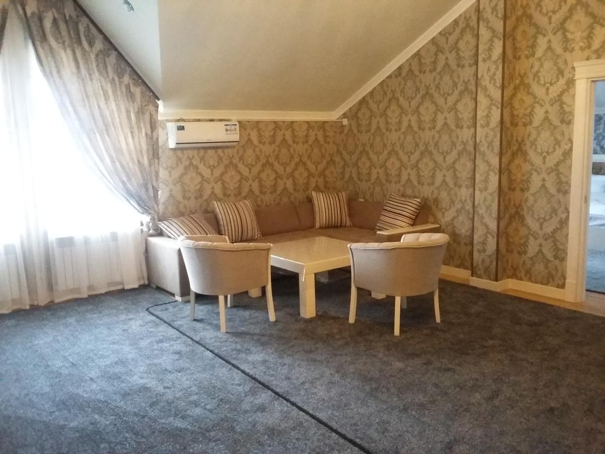 Hotel Afrosiyob Karshi Esterno foto