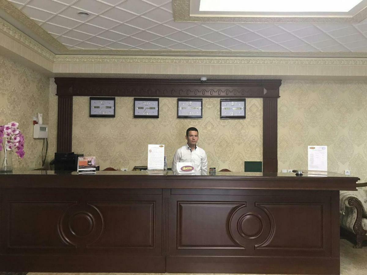 Hotel Afrosiyob Karshi Esterno foto